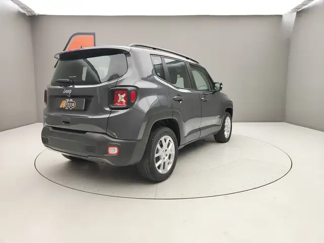Jeep Renegade view 7