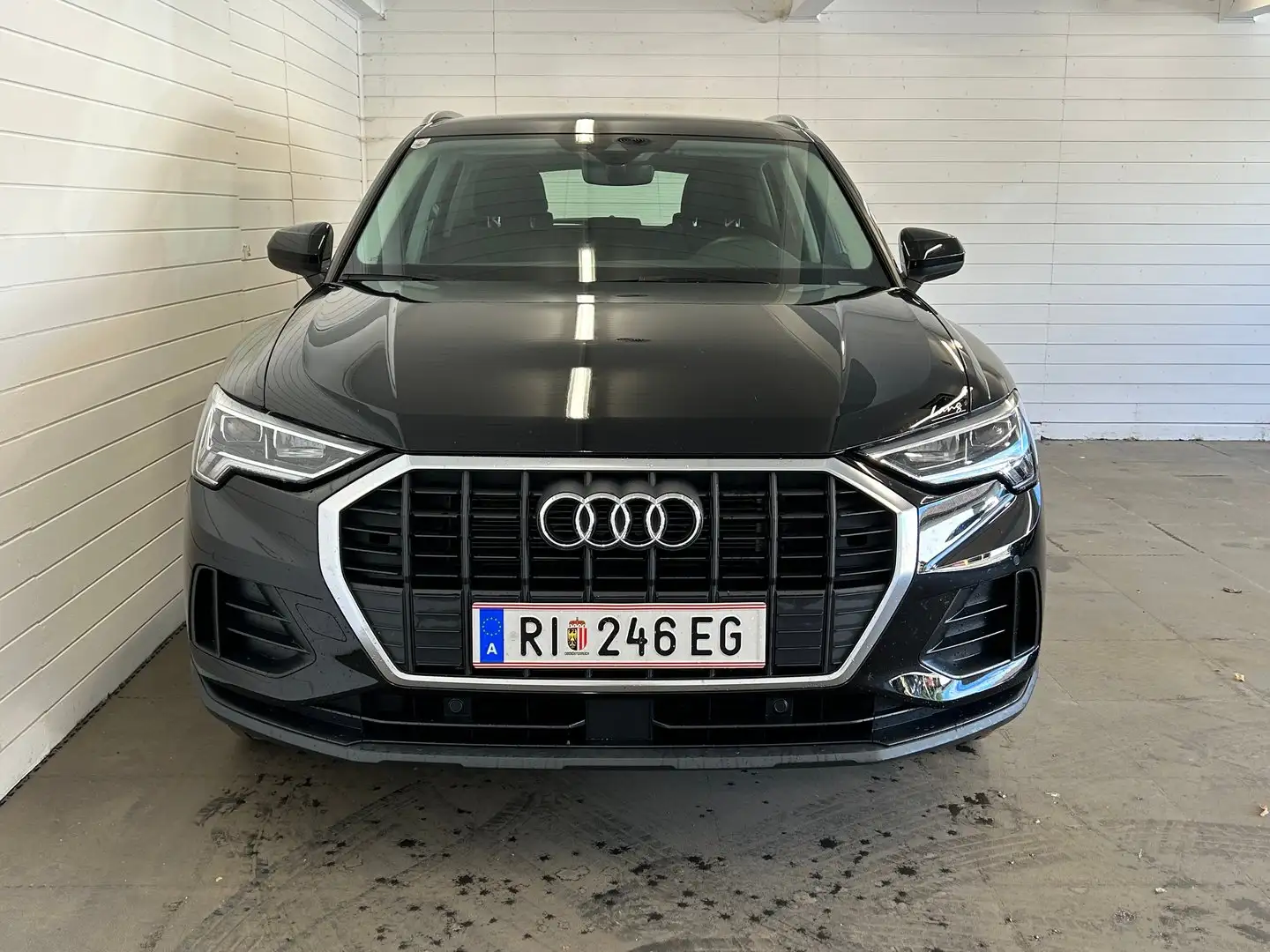 Audi Q3 35 TFSI intense Schwarz - 2