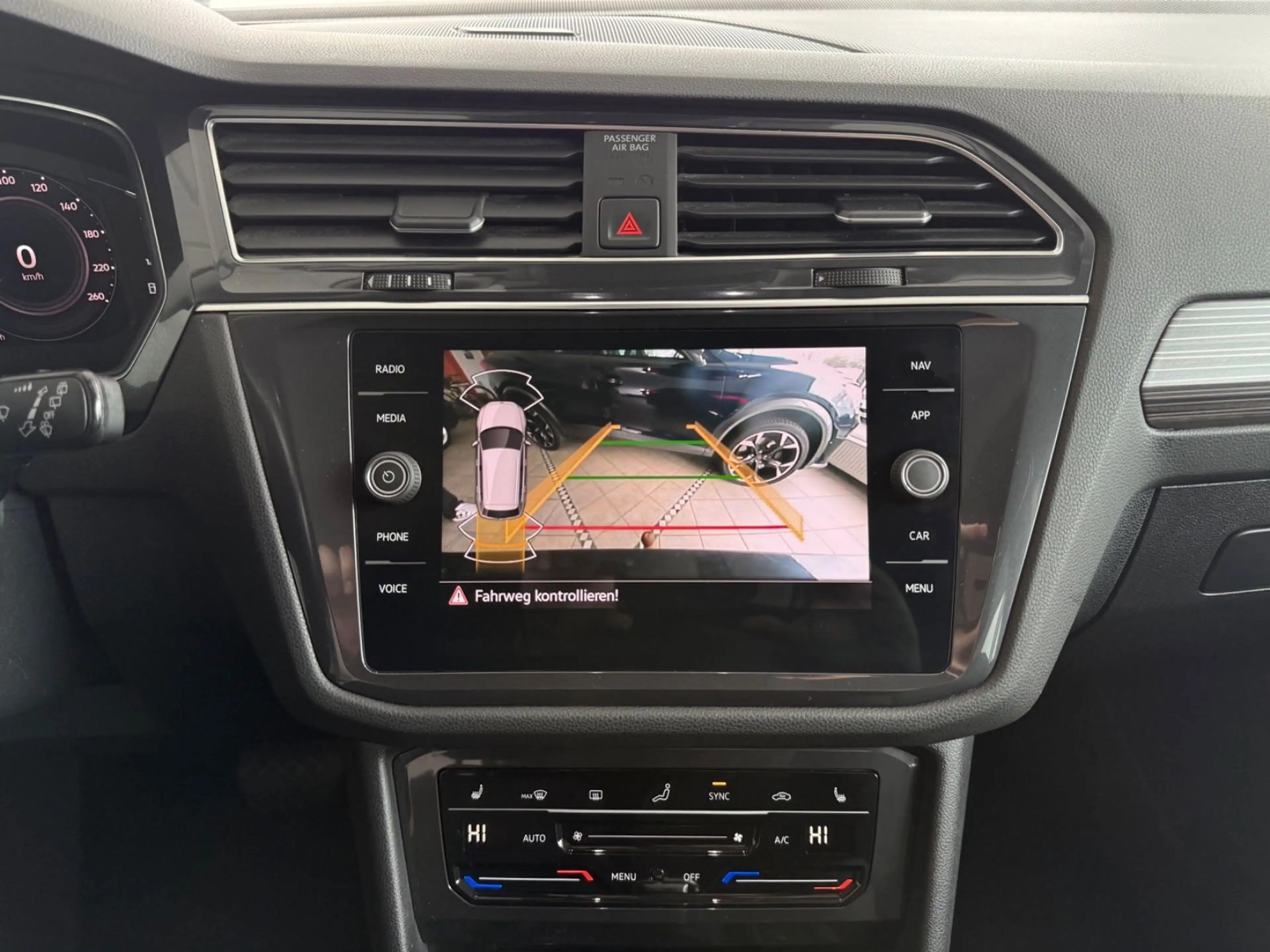 Volkswagen Tiguan Allspace Elegance 4Motion AHK 20" VOLL! — photo 15