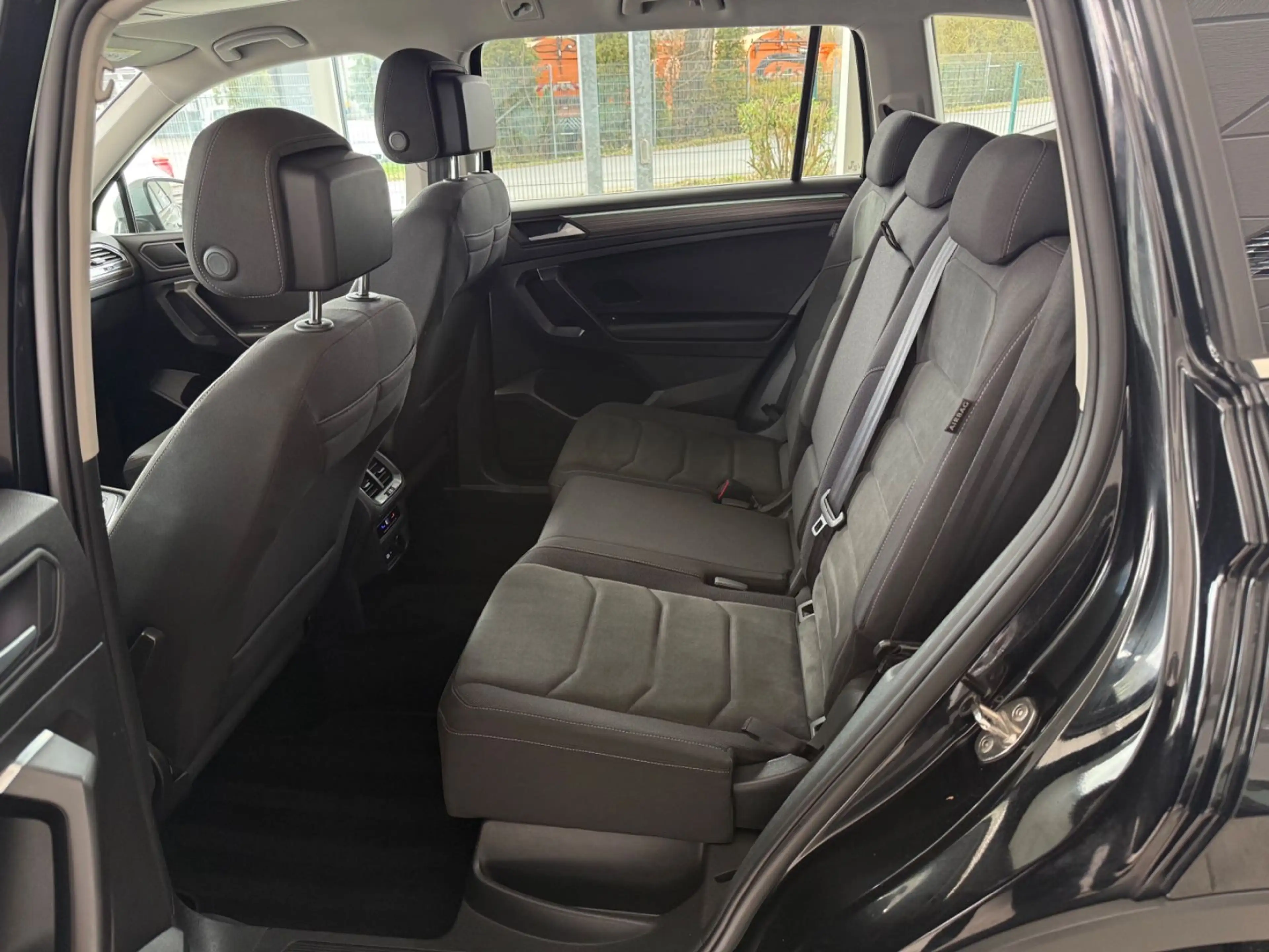 Volkswagen Tiguan Allspace Elegance 4Motion AHK 20" VOLL! — photo 12