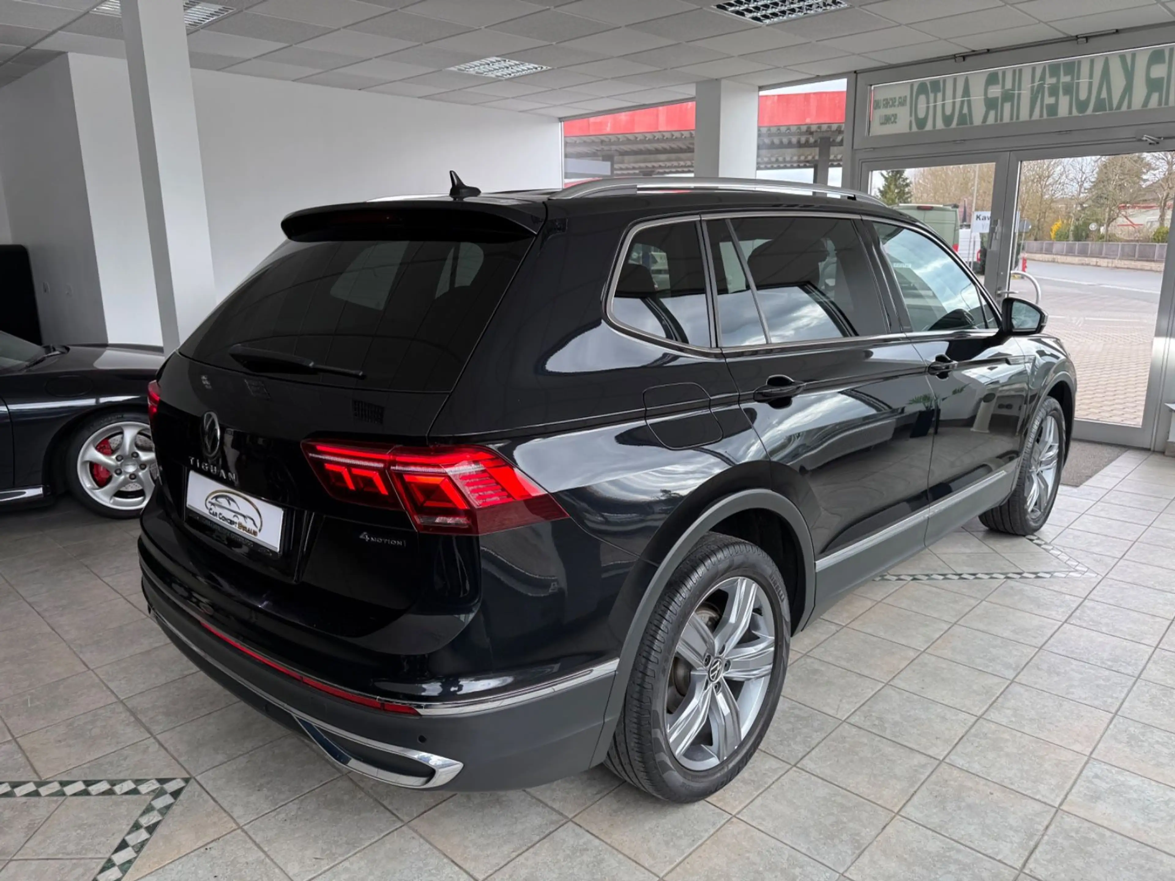 Volkswagen Tiguan Allspace Elegance 4Motion AHK 20" VOLL! — photo 25