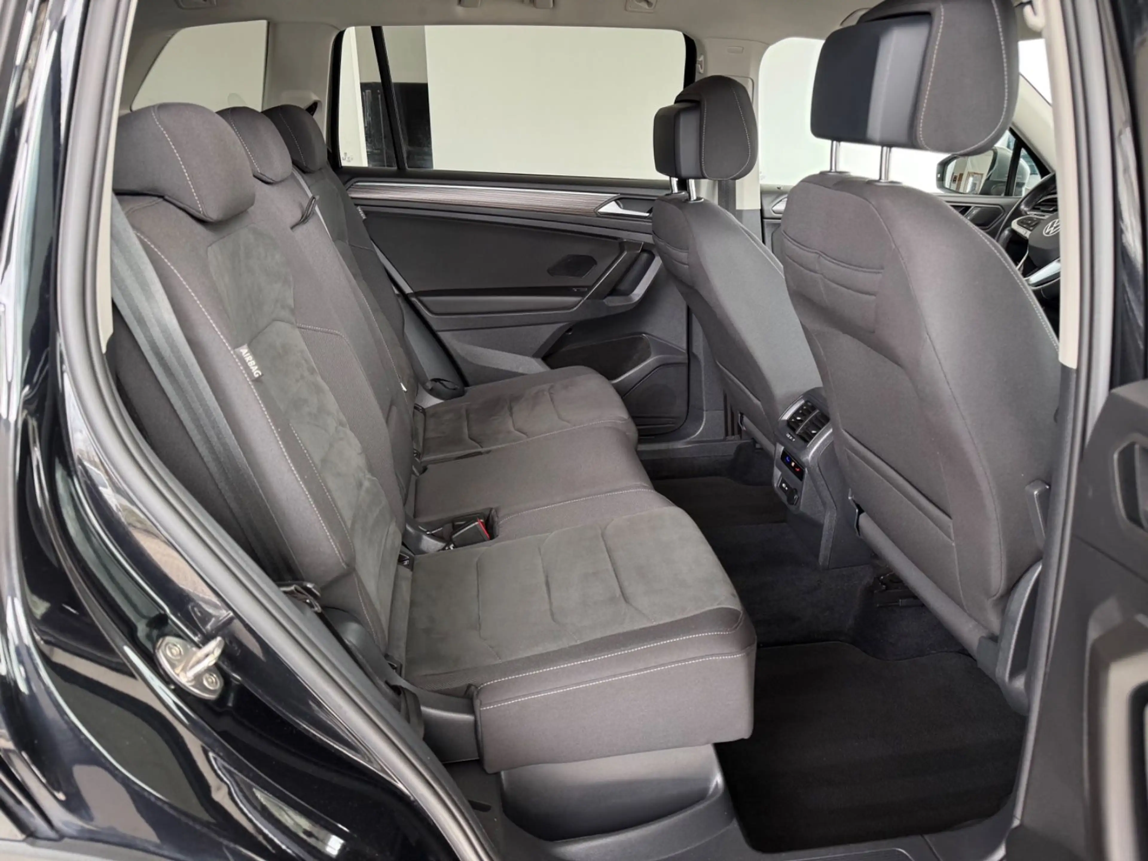 Volkswagen Tiguan Allspace Elegance 4Motion AHK 20" VOLL! — photo 11