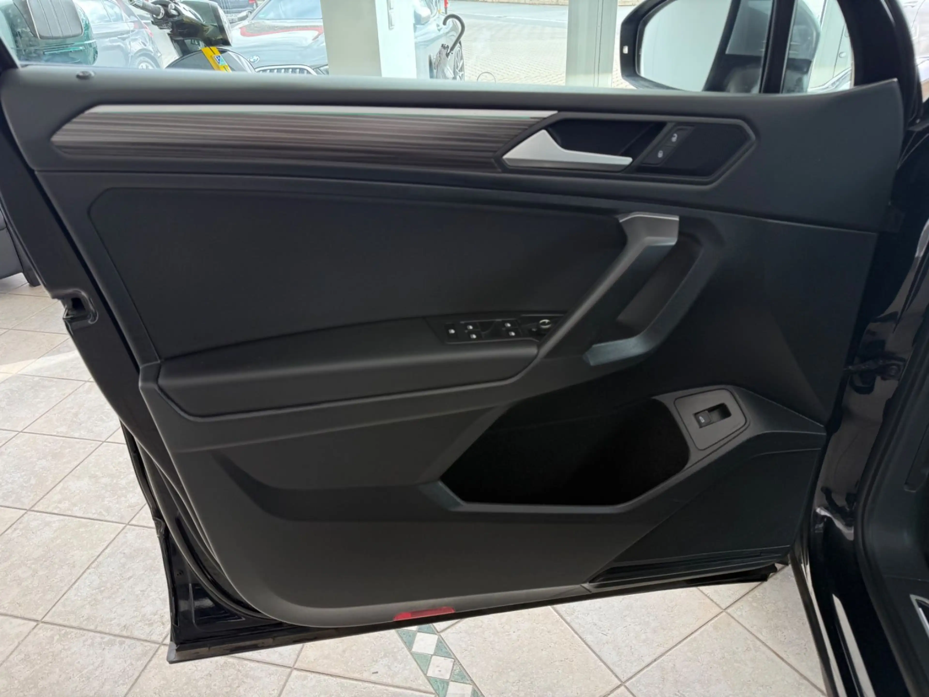 Volkswagen Tiguan Allspace Elegance 4Motion AHK 20" VOLL! — photo 19
