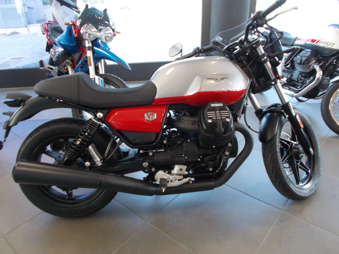 Moto Guzzi V 7 CORSA Gri - 2