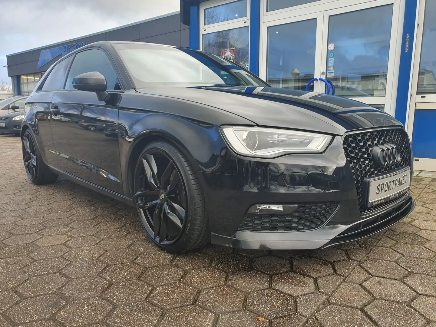 Audi A3 Ambition 19 Zoll Xenon Soundsystem Schwarz - 1