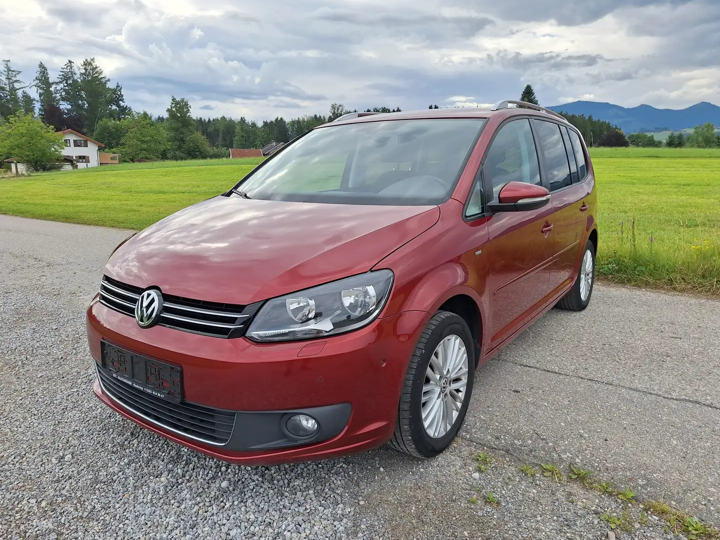 Volkswagen Touran Cup 1,4 TSI, DSG, Klima, PDC, SH, TÜV-neu Rot - 1