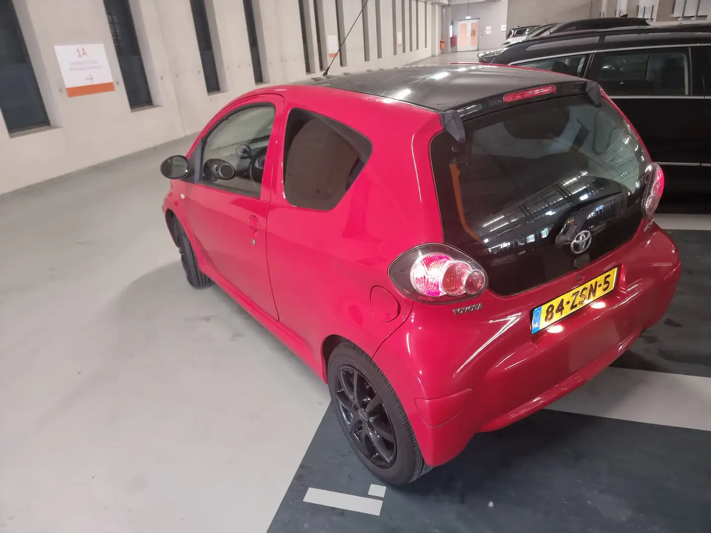 Toyota Aygo Aygo 1.0-12V Access Rood - 2