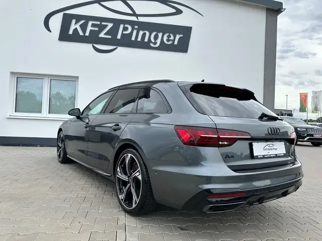 Audi A4 Avant view 5