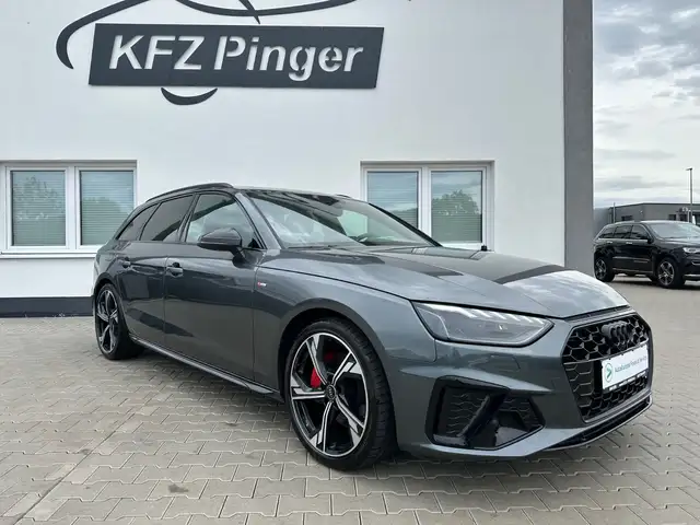 Audi A4 Avant view 2