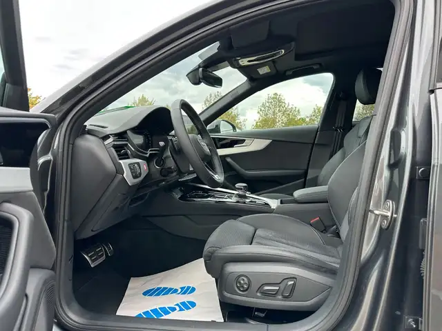 Audi A4 Avant view 10