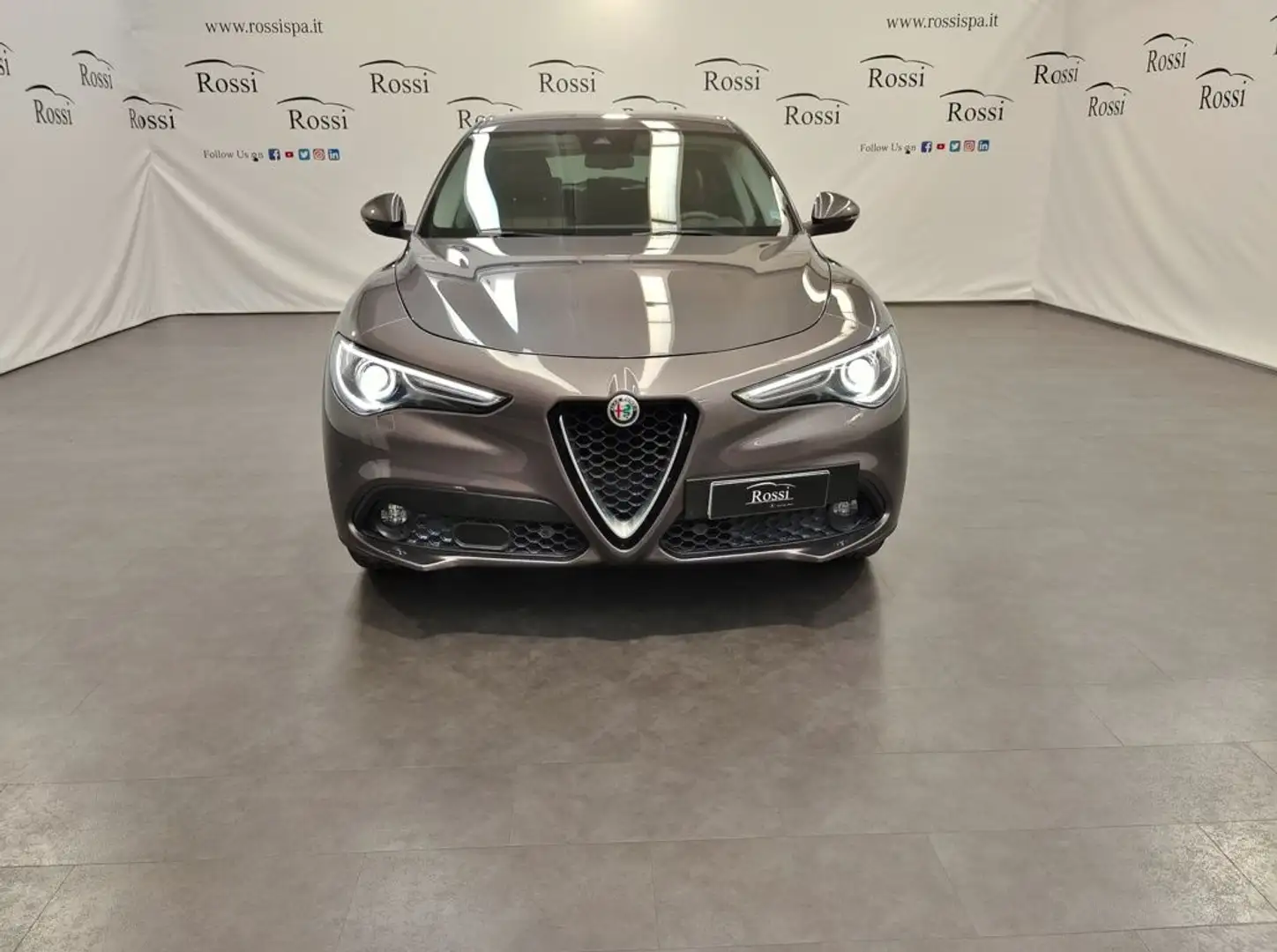 Alfa Romeo Stelvio 2.2 t Executive rwd 180cv auto Grigio - 1