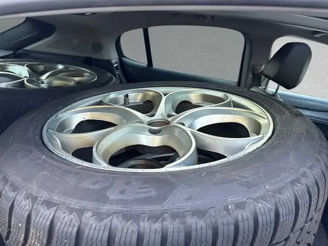Alfa Romeo Stelvio view 8