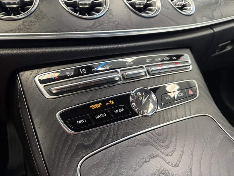 Mercedes-Benz E 200 Cabrio Cruise/Climate 19''LM — photo 20