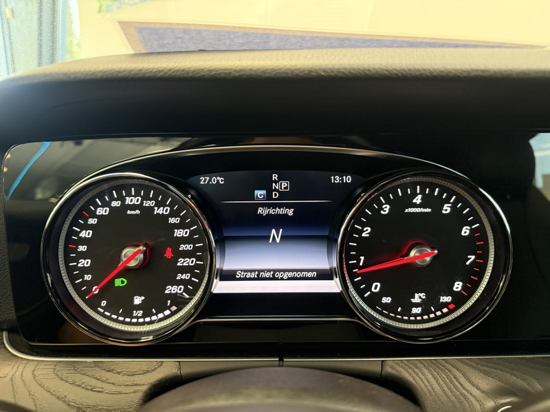 Mercedes-Benz E 200 Cabrio Cruise/Climate 19''LM — photo 11