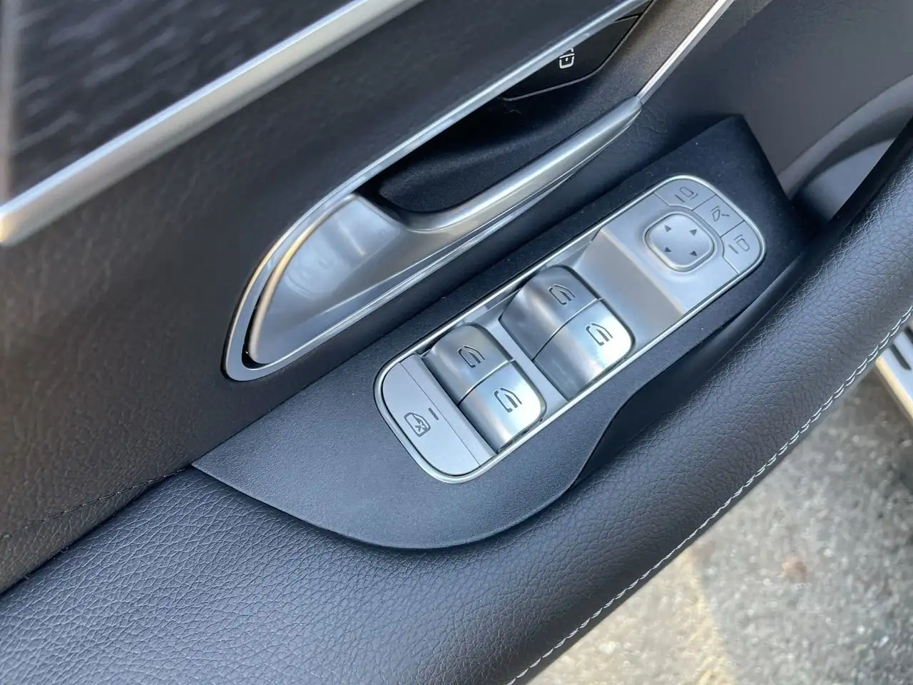 Mercedes-Benz GLS снимка Mercedes-Benz GLS