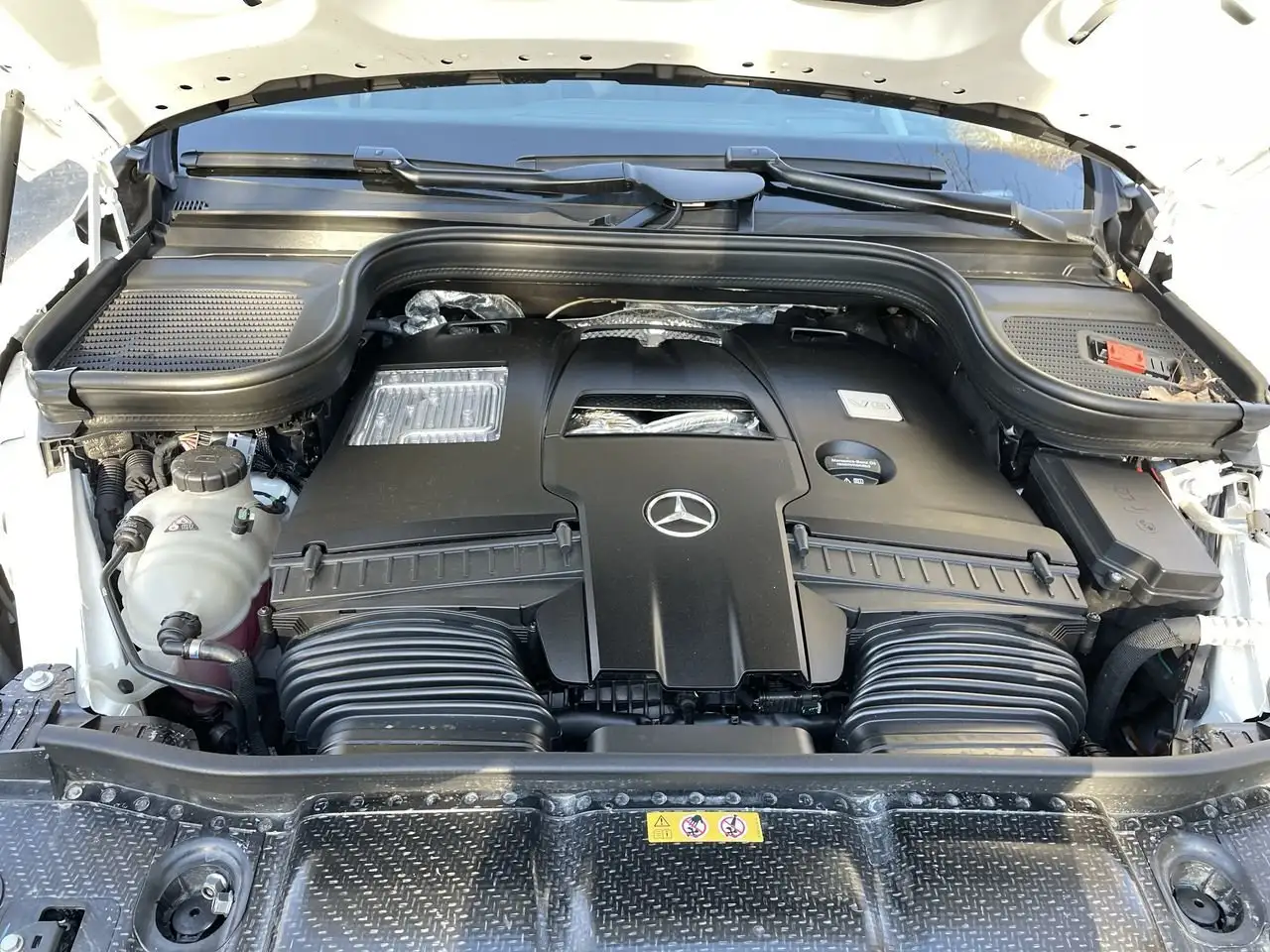 Mercedes-Benz GLS снимка Mercedes-Benz GLS