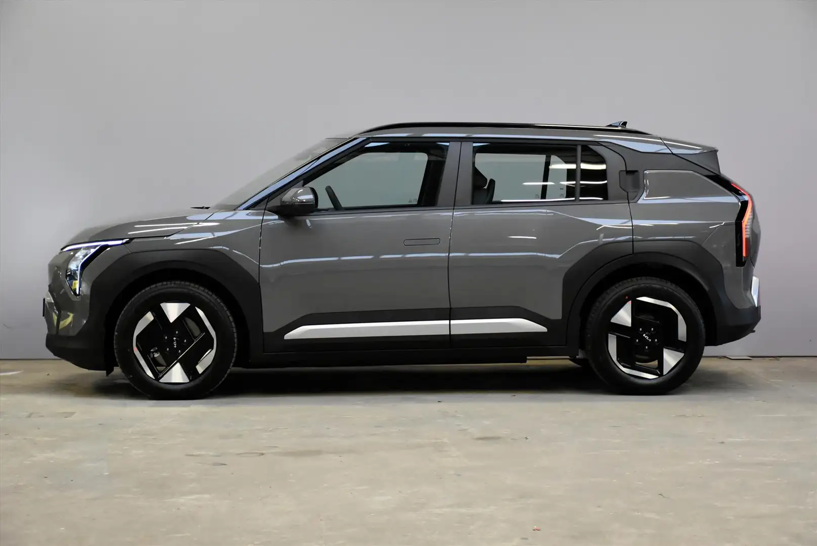 Kia EV3 58,3 kWh 204pk Air | Aanbieding | Direct leverbaar Grijs - 2