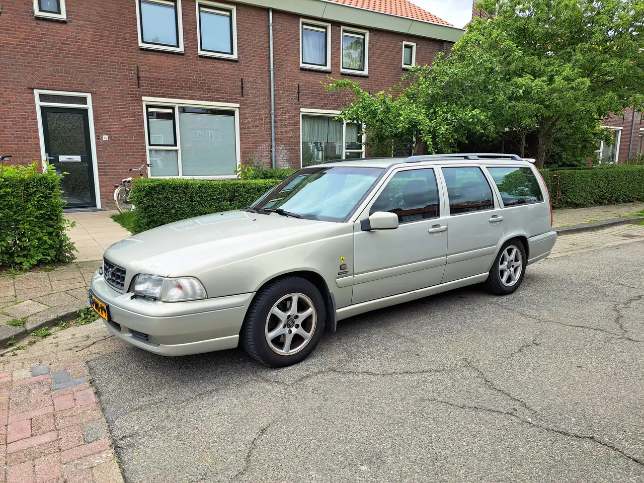 Volvo V70 2.4 Comfort Europa, foto 1