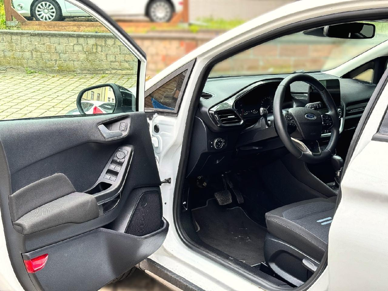 Ford Fiesta Active — photo 12