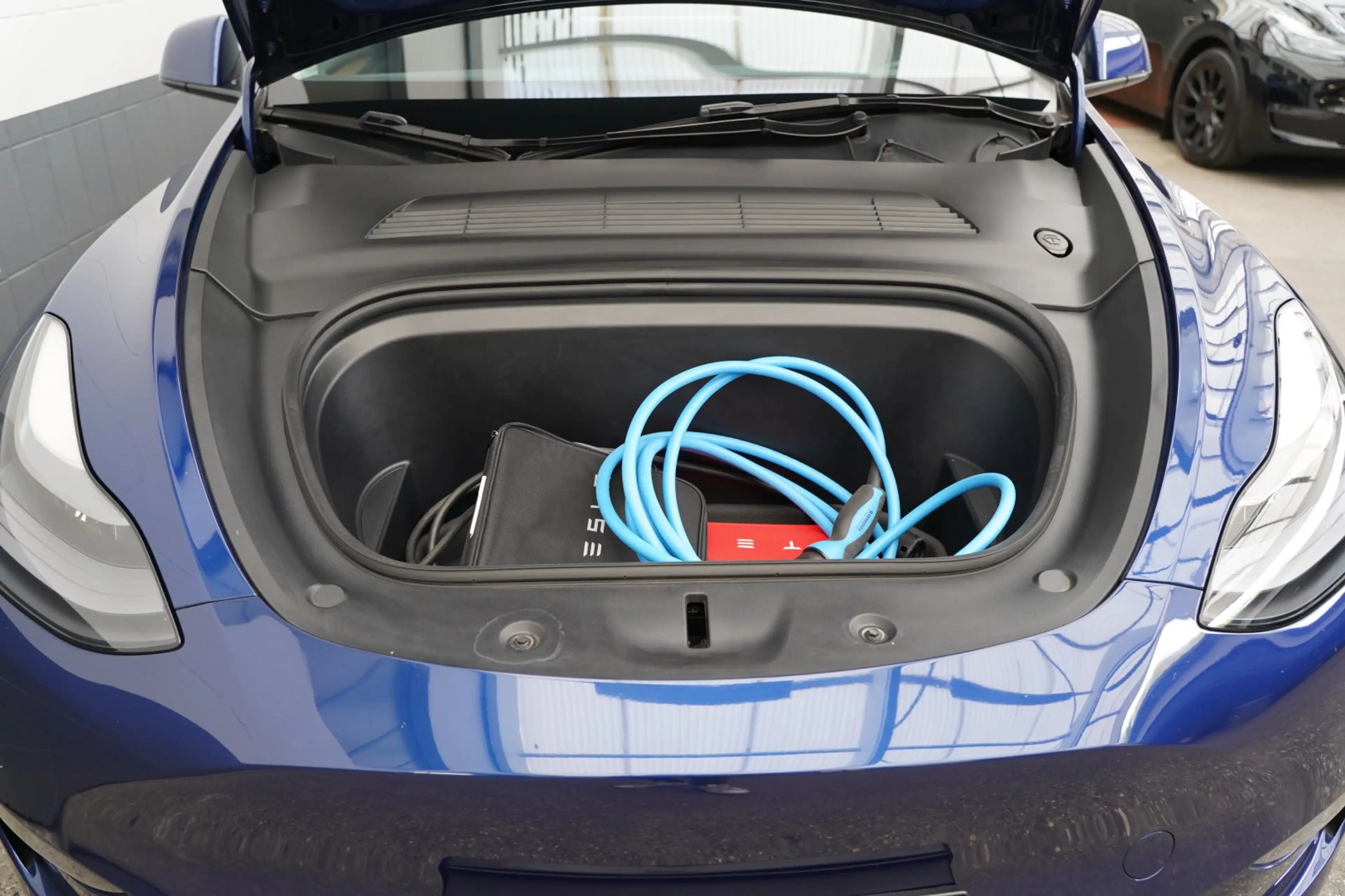 Tesla Model Y Long Range AWD *1.Hand* — photo 14