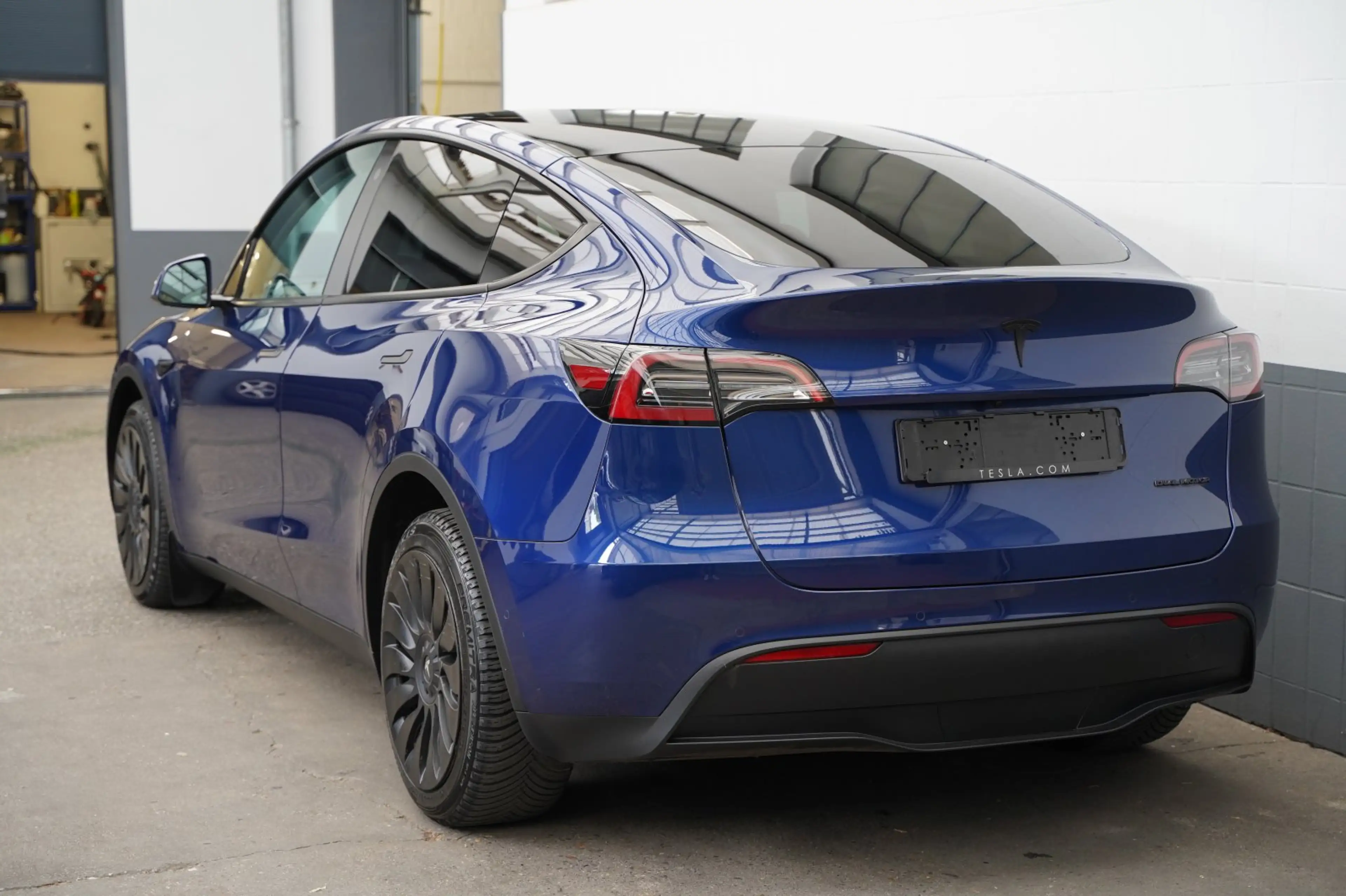 Tesla Model Y Long Range AWD *1.Hand* — photo 7