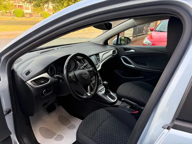 Opel Astra view 9