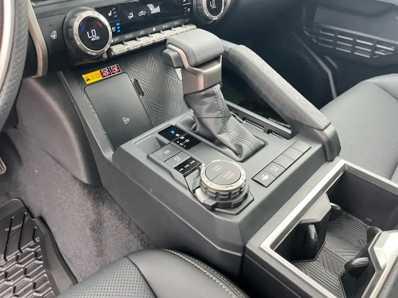 Toyota Tacoma снимка Toyota Tacoma