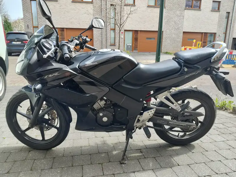 Honda CBR 125 - foto 2