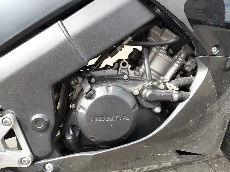 Honda CBR 125 - foto 6