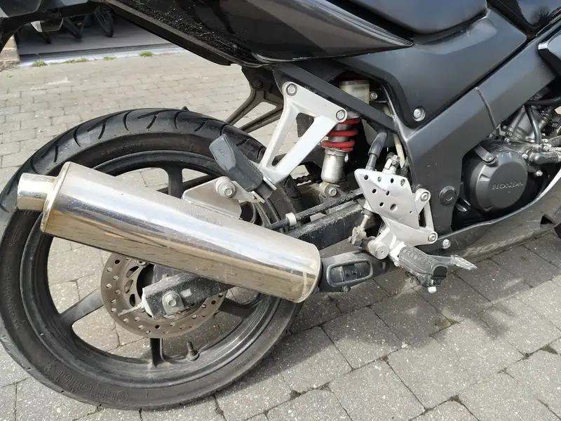 Honda CBR 125 - foto 7