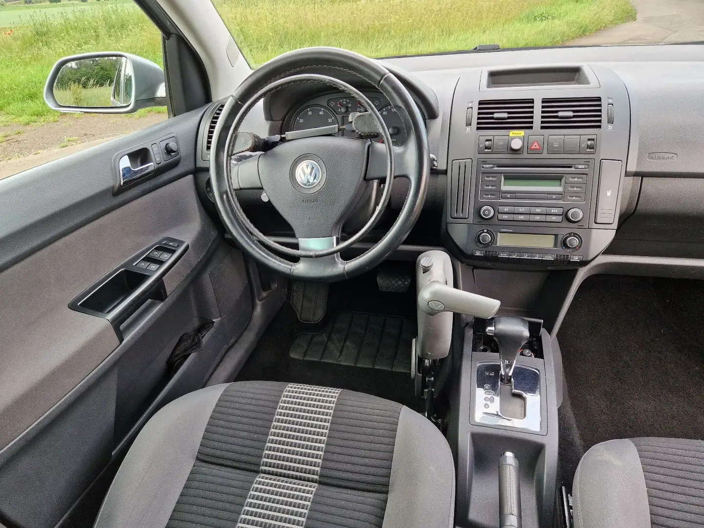 Volkswagen Polo IV United*Behindertengerecht*Selbstfahrer* Silber - 2