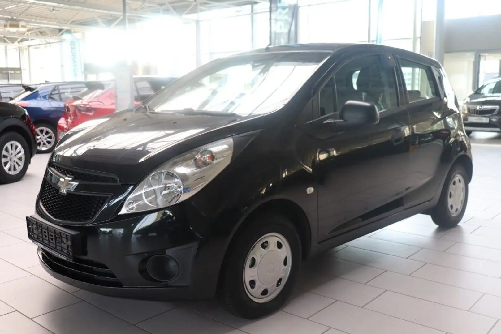 Chevrolet Spark 1.0 LS Schwarz - 2