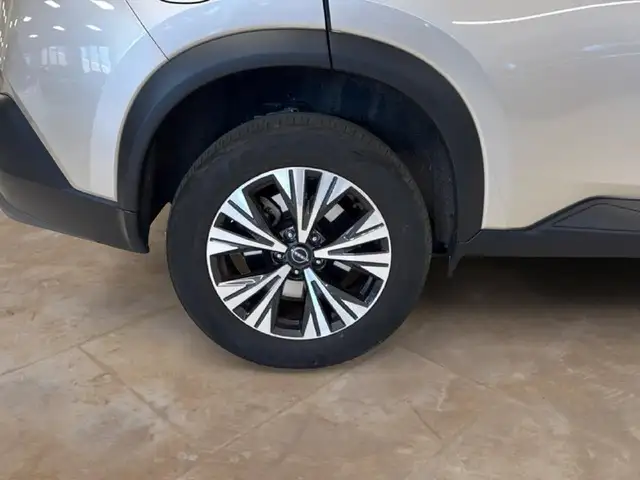Nissan X-Trail view 6