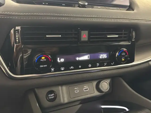 Nissan X-Trail view 11