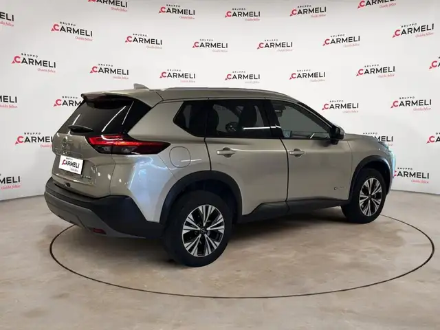 Nissan X-Trail view 4
