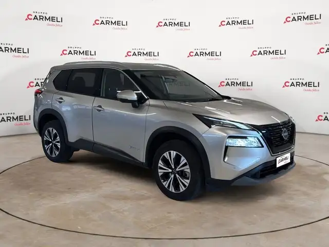 Nissan X-Trail view 5