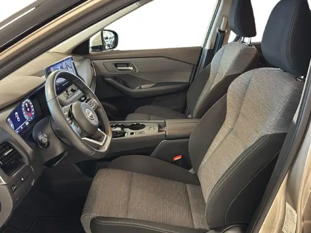 Nissan X-Trail view 12