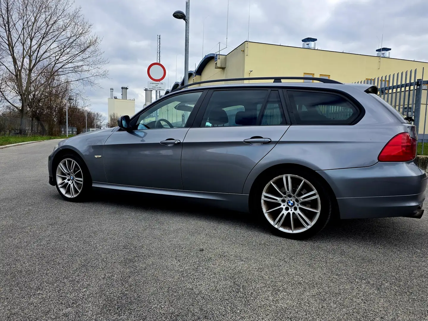 BMW 318 318d Touring - 2