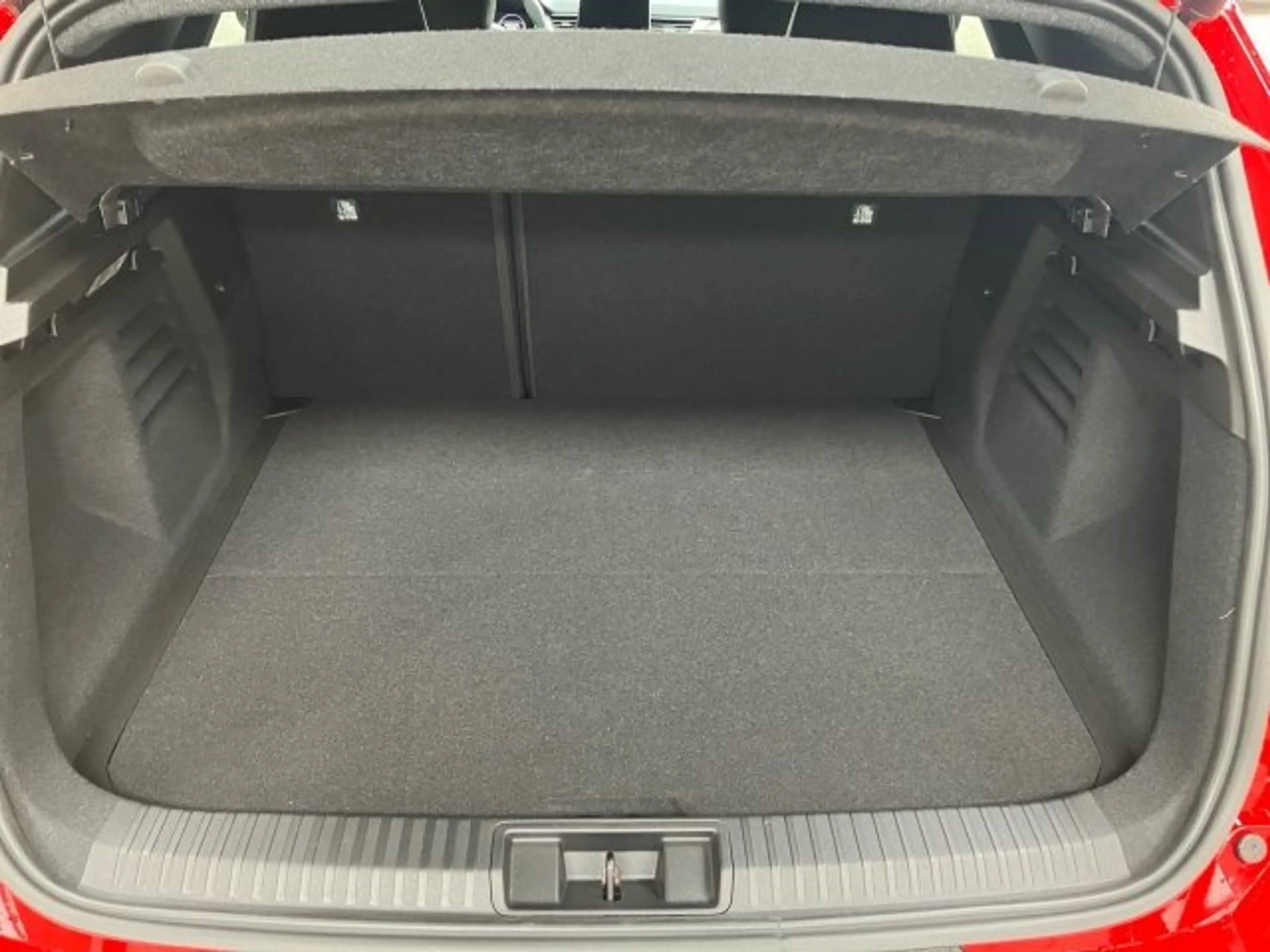 Mitsubishi Grandis 1,8 HEV Intense S+C+T 26,5 — photo 13