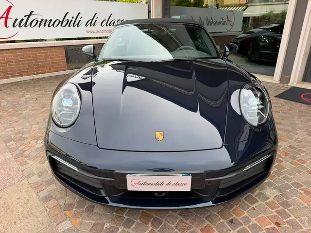 Porsche 911 view 2