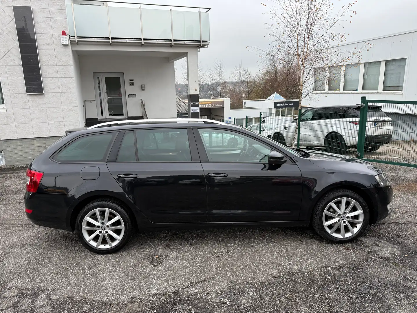 Skoda Octavia Octavia III Diesel Combi 1.6 TDI DSG Elegance Negro - 2