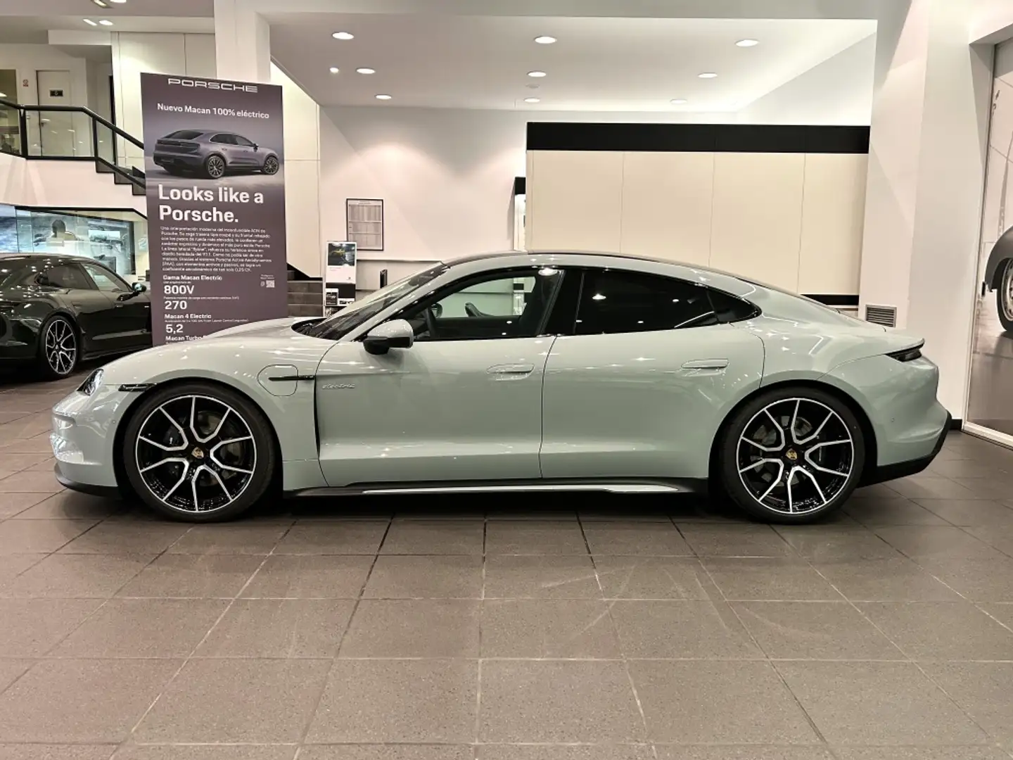 Porsche Taycan Verde - 2