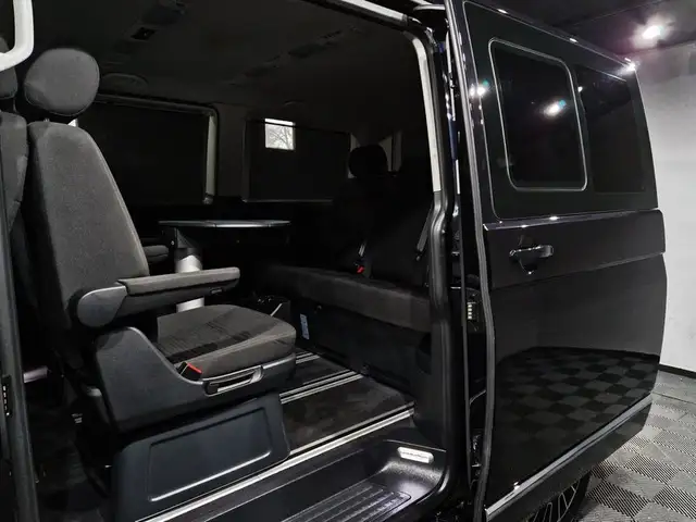 Volkswagen Multivan view 10