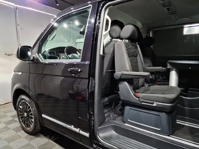 Volkswagen Multivan view 11