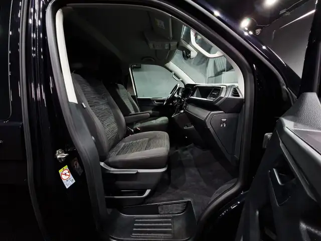 Volkswagen Multivan view 13