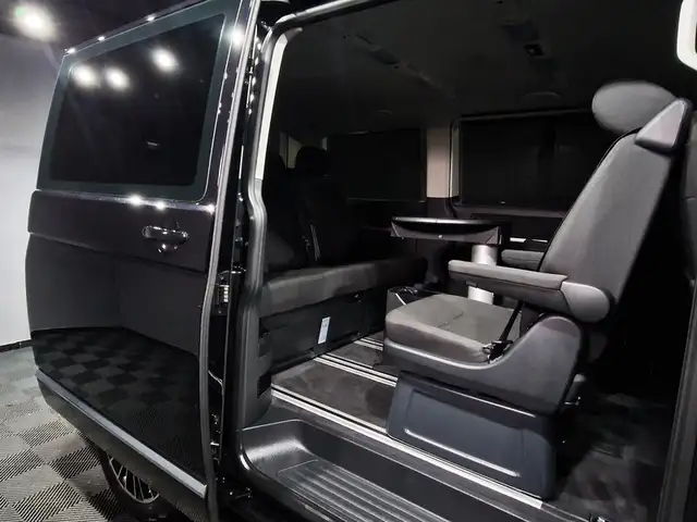 Volkswagen Multivan view 14