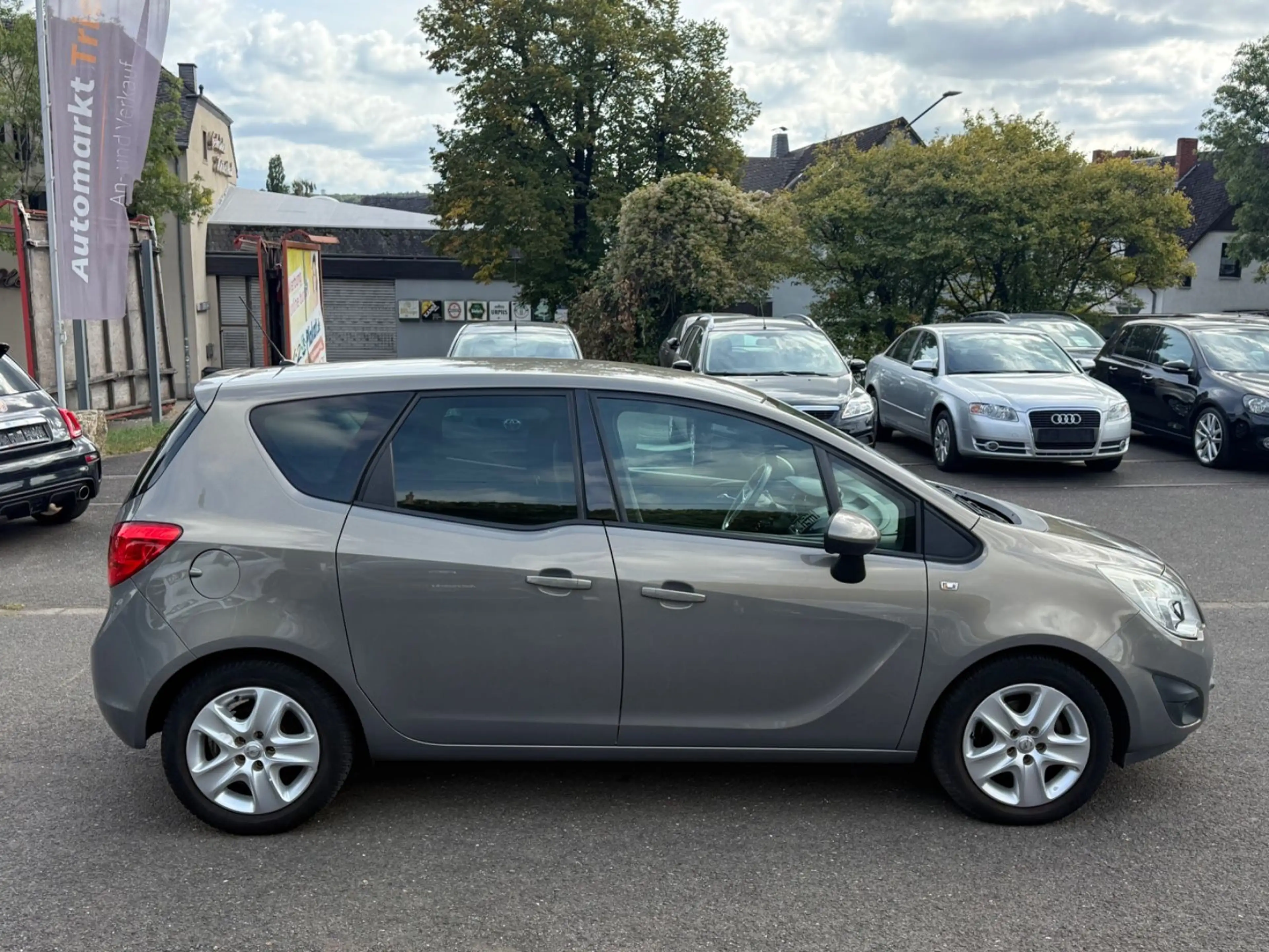 Opel Meriva B Design Edition! TÜV NEU! Scheckheft! — photo 6