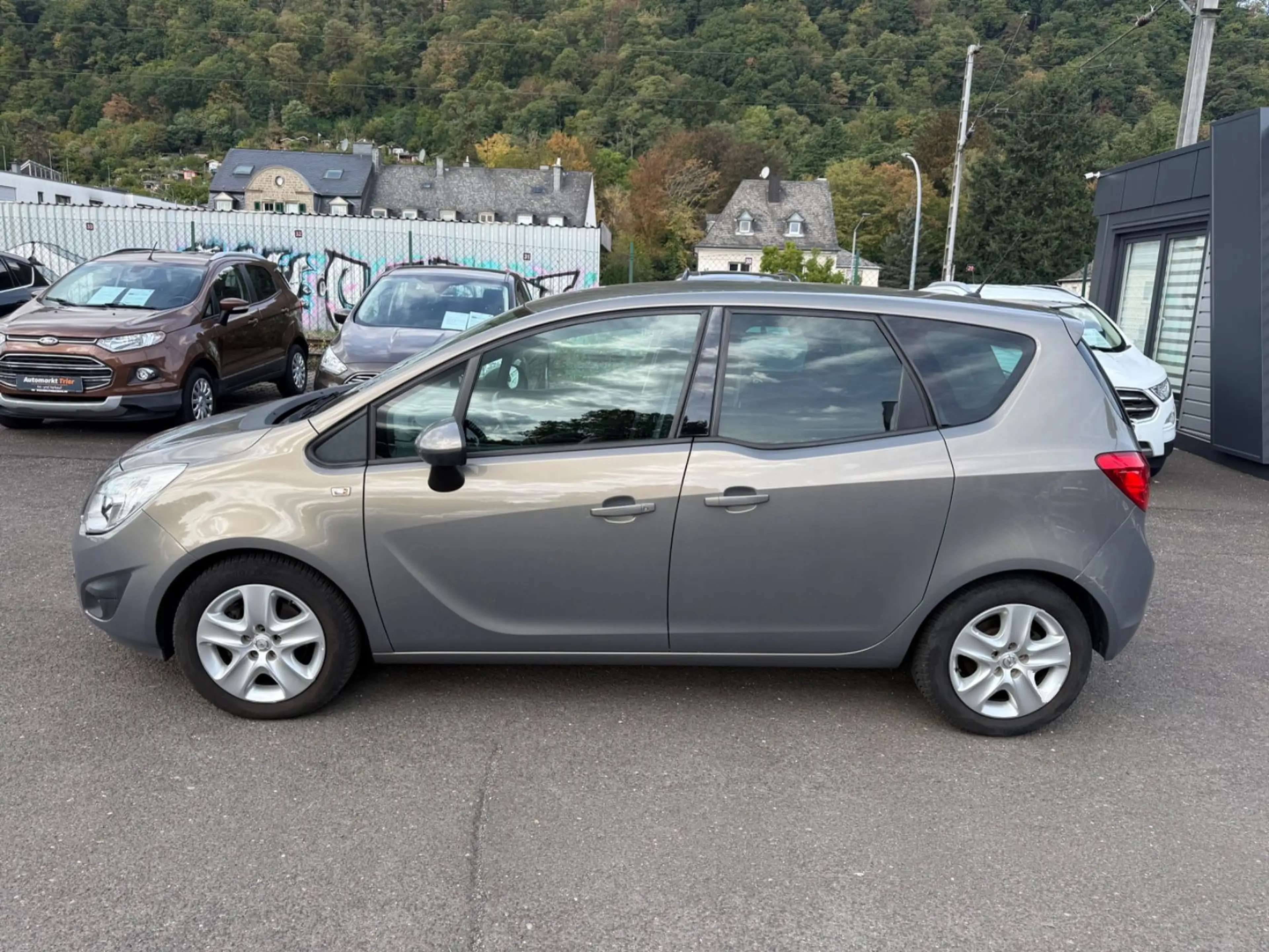 Opel Meriva B Design Edition! TÜV NEU! Scheckheft! — photo 2