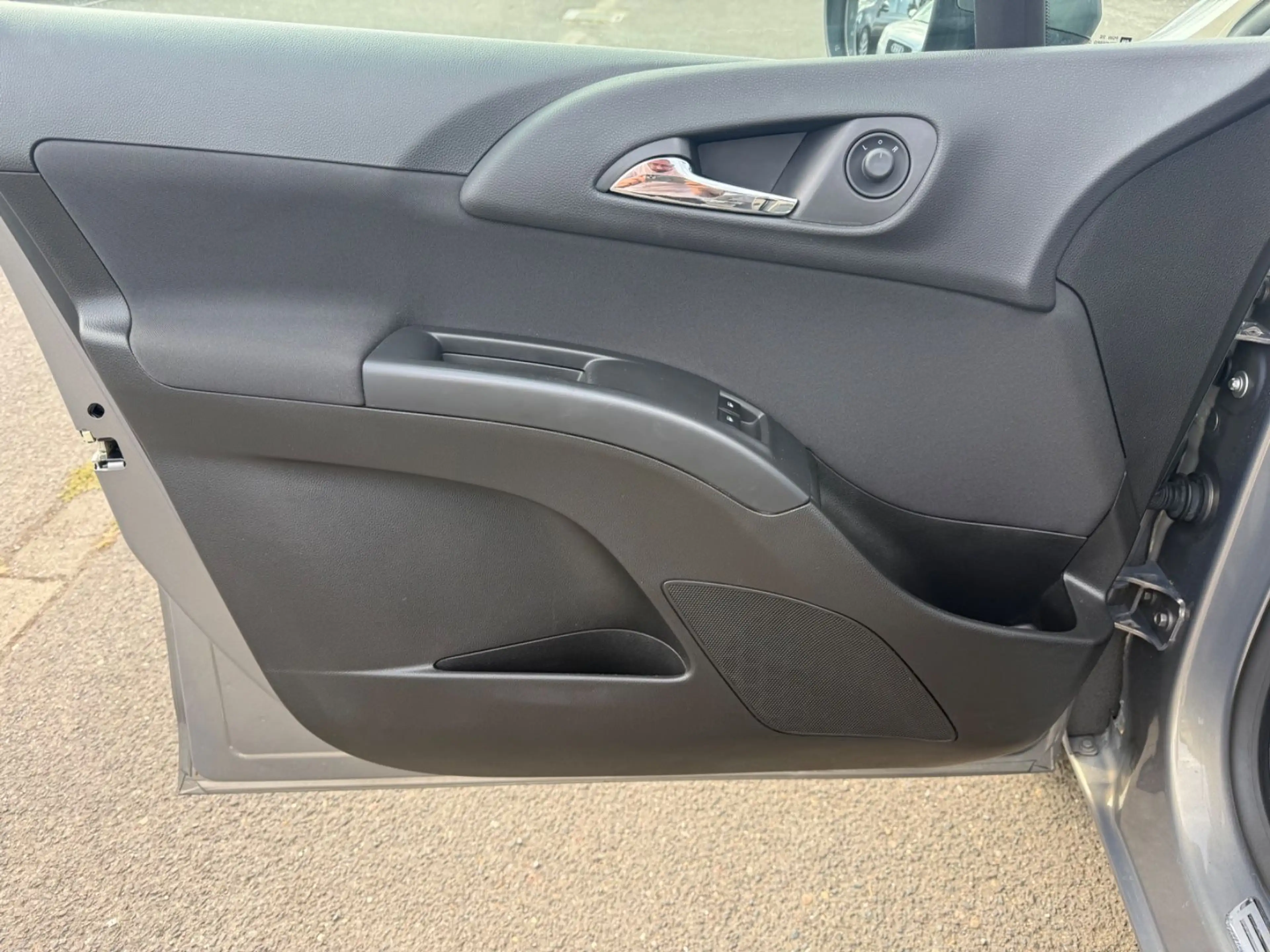 Opel Meriva B Design Edition! TÜV NEU! Scheckheft! — photo 10