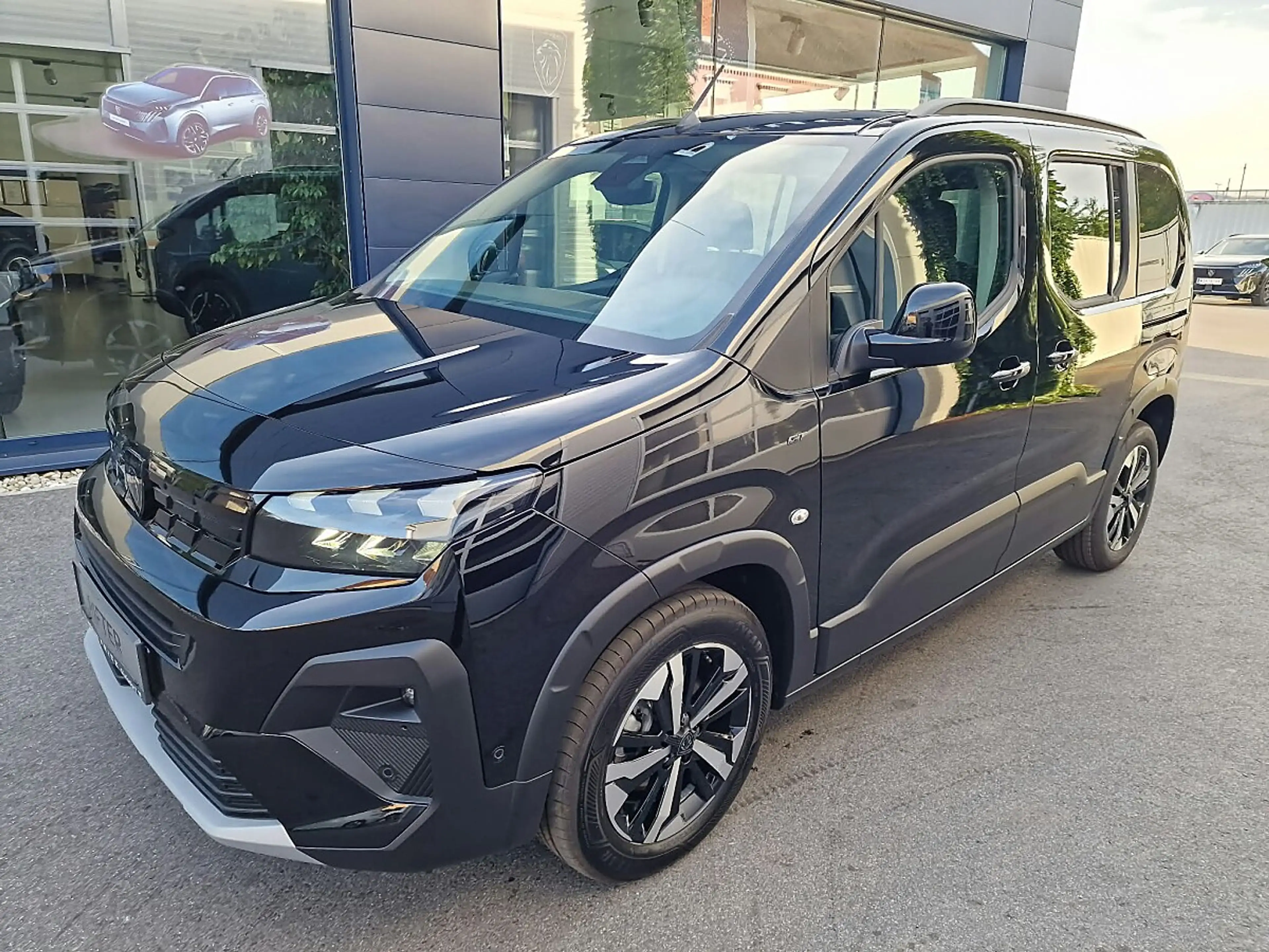 Peugeot Rifter Standard Diesel 130 GT EAT8 "sofort verfügbar"
